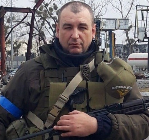 Нову країну можуть побудувати лише люди.  Істоти - ні